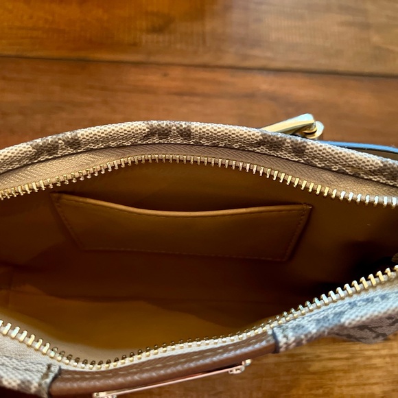 Michael Kors | Monogram Belt Bag - Picture 6 of 6